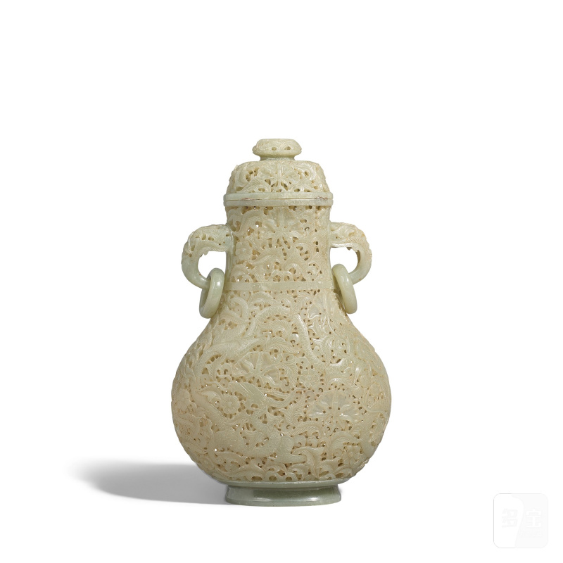 二十世紀 蒙兀兒式玲瓏玉雕花卉紋活環耳蓋瓶 | A MUGHAL-STYLE CELADON JADE RETICULATED VASE AND COVER WITH RING HANDLES - 图3